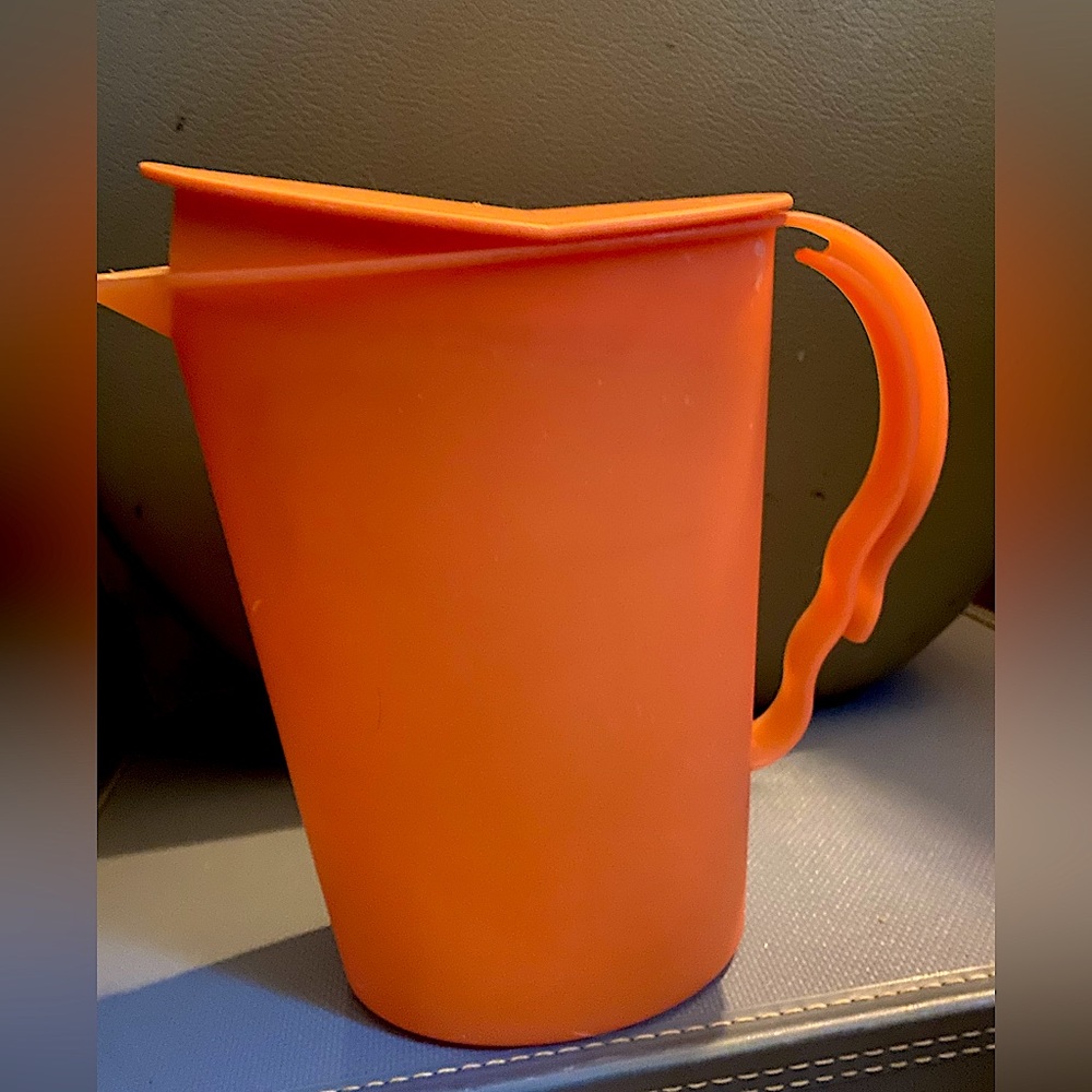 Tupperware Orange Pitcher Impressions Slim Rocked Lid